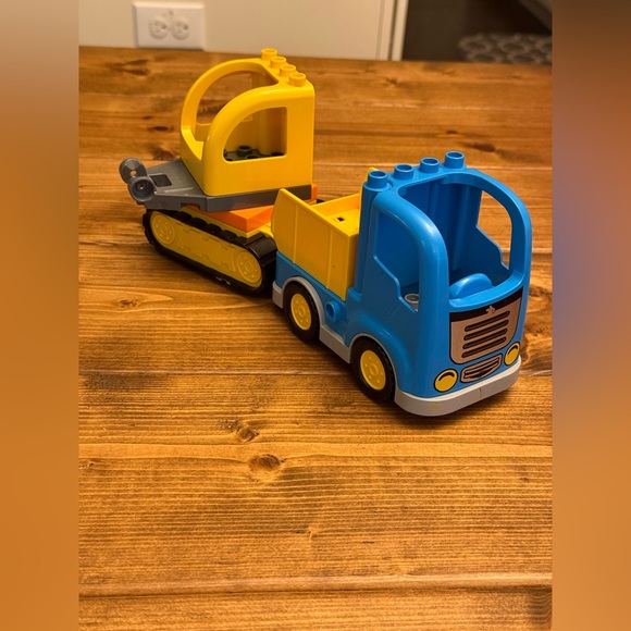 LEGO DUPLO: Truck & Tracked Excavator (10812) Incomplete Retired Set - Picture 3 of 4